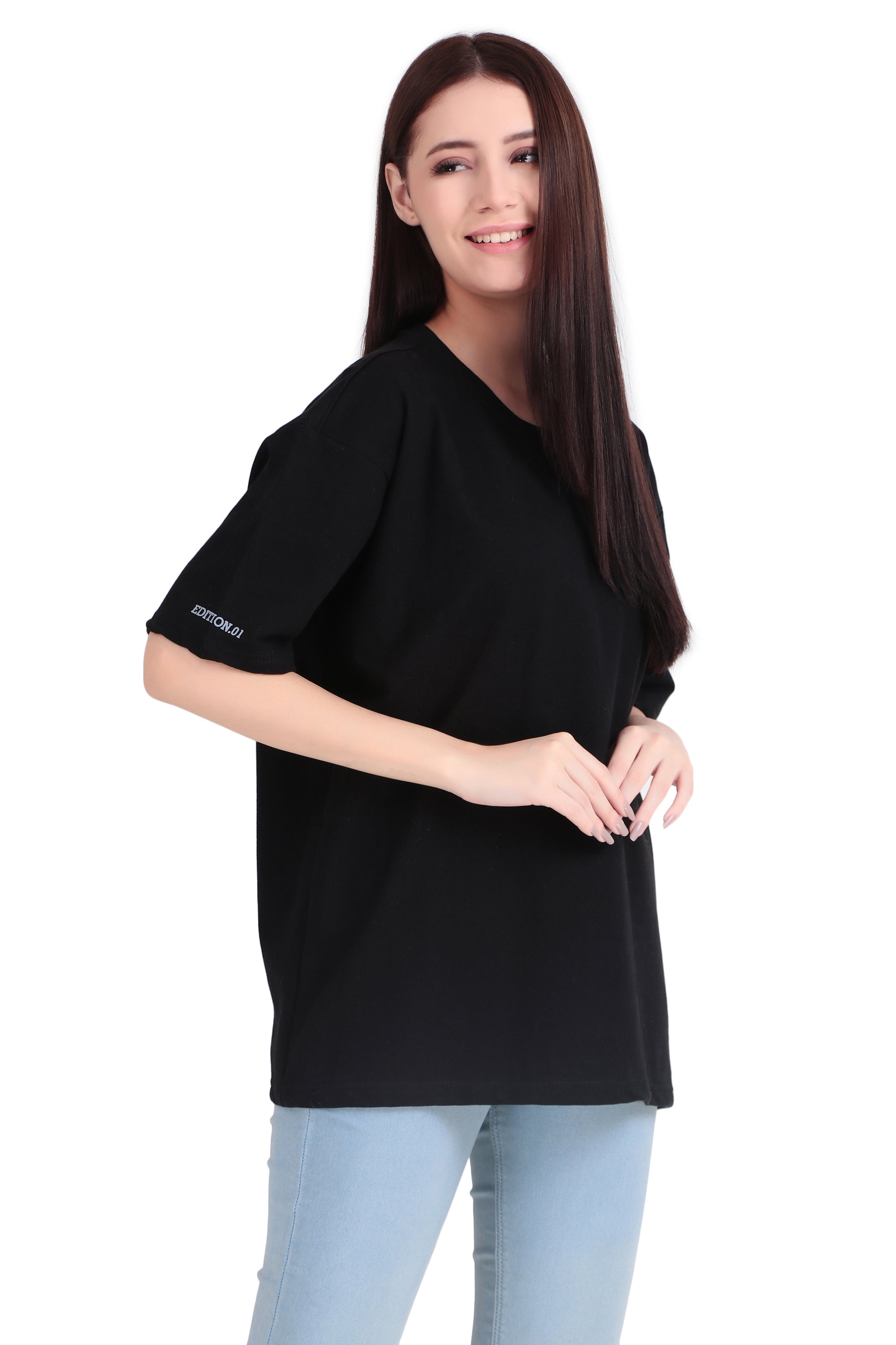 Unisex Oversized Off T-Shirt | Edition.01 Minimal. Bold. Urban.
