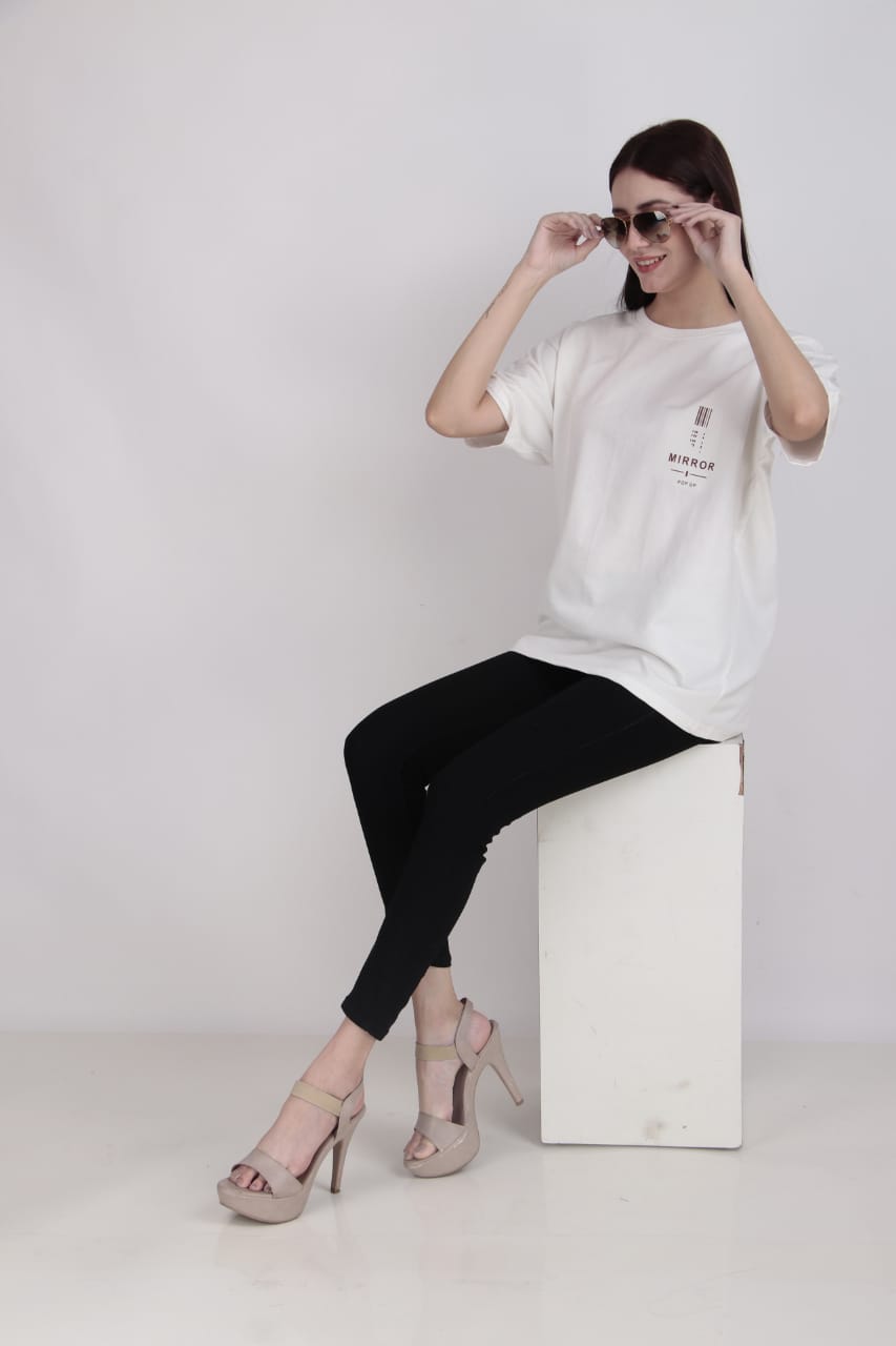 Unisex Oversized Off T-Shirt | Edition.01 Minimal. Bold. Urban.